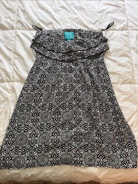 escapada Black and White Strapless Patterned Dress